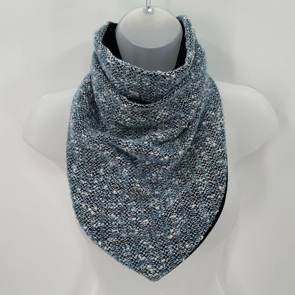 3/$15 360 Scarf by WINTERSCARF Size Small Blue